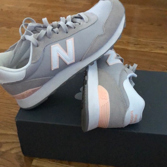 New balance women shoes rare - Picture 4 of 4